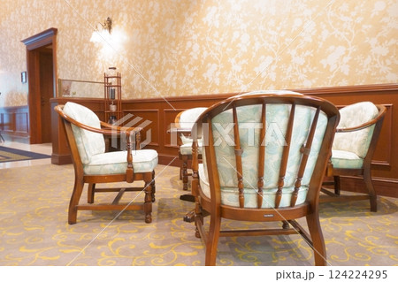 ティールームのインテリア 124224295