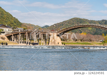 【錦帯橋と錦川】 124224591