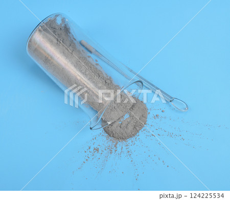 Zinc powder is a chemical element with the symbol Zn and atomic number 30. Zinc powder is a chemical element with the symbol Zn and atomic number 30. 124225534