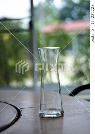 Glass Vase Without Flowers 124226228