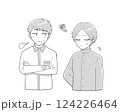 不機嫌そうな男子学生と不安そうなミドル男性 124226464