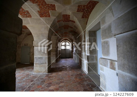 世界遺産フォンテーヌブロー宮殿の内部 124227609