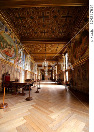 世界遺産フォンテーヌブロー宮殿のフランスソワ1世の回廊 124227614