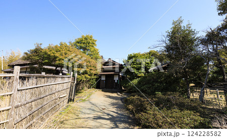 古民家の春 124228582