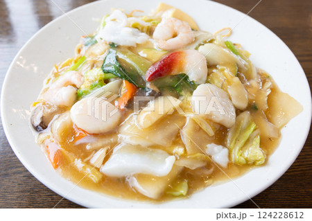 美味しい餡かけ五目焼きそば 124228612