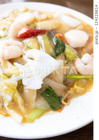 美味しい餡かけ五目焼きそば 124228614