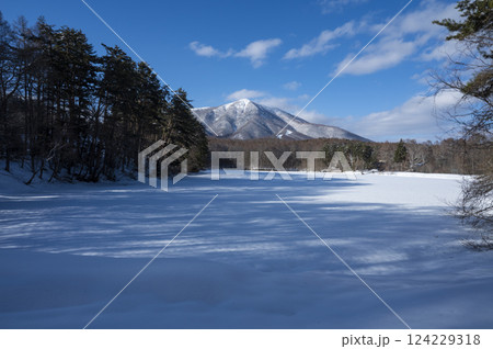 長野 雪の飯綱湖 長野 雪の飯綱湖 124229318