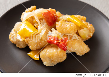 美味しい白身魚のベトナム風エスニック炒め 124230314
