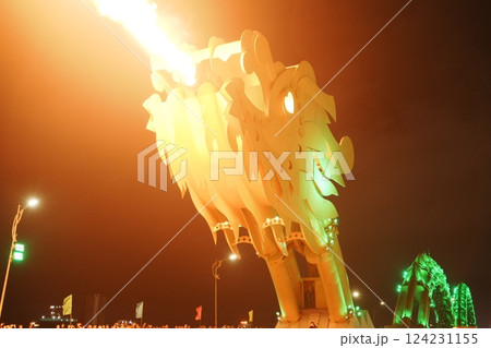 ベトナム ダナン ドラゴンブリッジ	 124231155