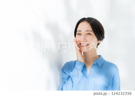 女性　スキンケア	 124232356