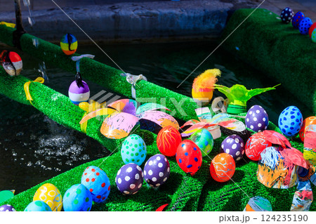 Easter decoration with colorful easter eggs. Easter concept 124235190