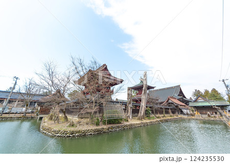 総本山 本成寺 多宝塔と鐘楼 (三条市) 124235530