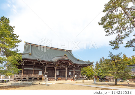 総本山 本成寺 本堂 (三条市) 総本山 本成寺 本堂 (三条市) 124235538