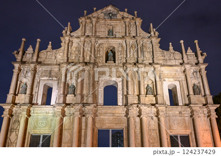 ライトアップされた聖ポール天主堂跡／マカオ 124237429