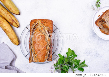 Banana bread or loaf cake 124237909