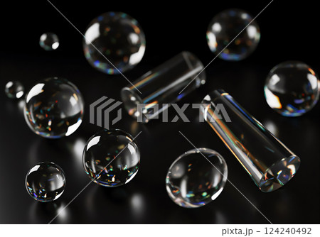 光と色彩が織りなす透明なガラスアートが並んだ世界 124240492