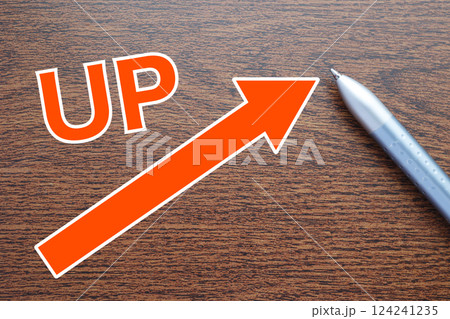 右肩上がりの矢印 上昇のイメージ 右肩上がりの矢印 上昇のイメージ 124241235