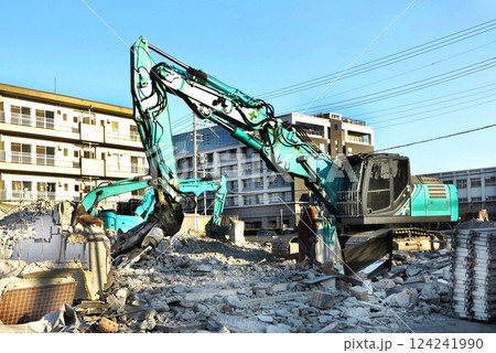 マンション解体工事現場 124241990