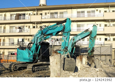 マンション解体工事現場 124241992