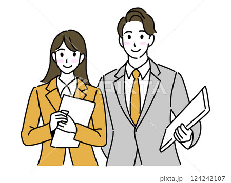 書類を持って正面を向いて立つ新社会人の若者の男女 124242107