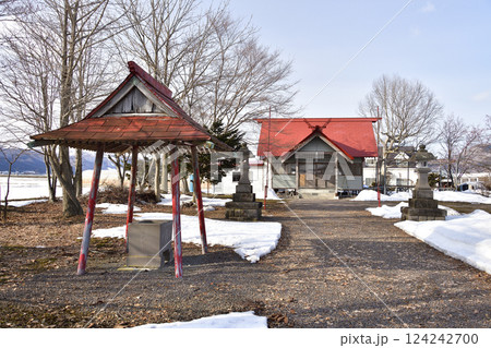 早春の北海道七飯町で鶴野稲荷神社境内の風景を撮影 早春の北海道七飯町で鶴野稲荷神社境内の風景を撮影 124242700