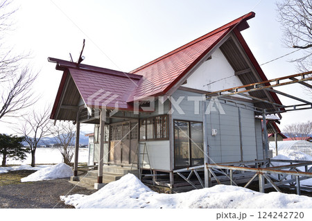 早春の北海道七飯町で鶴野稲荷神社境内の風景を撮影 早春の北海道七飯町で鶴野稲荷神社境内の風景を撮影 124242720