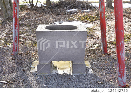 早春の北海道七飯町で鶴野稲荷神社境内の風景を撮影 早春の北海道七飯町で鶴野稲荷神社境内の風景を撮影 124242726