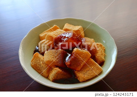 片栗粉で作った黒蜜きな粉わらび餅 124243171