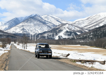 北海道　春の日高山脈 124245164