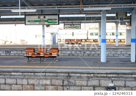 JR東日本松本駅の風景 124246313