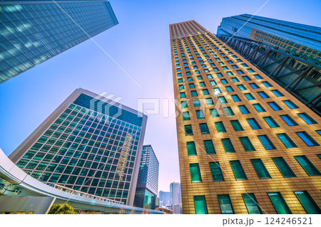 日本の東京都市景観3月21日。春本番のような暖かな日差し…汐留のビジネス街などを望む 124246521