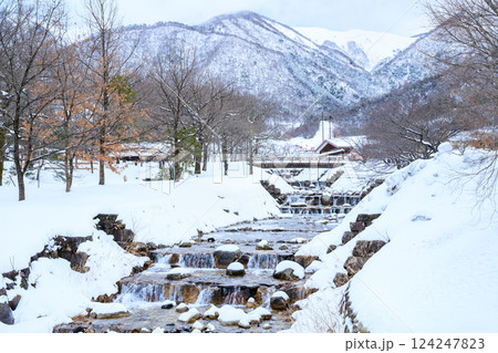 【滋賀県】マキノ高原　雪景色 124247823