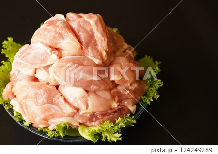 国産鶏もも 124249289