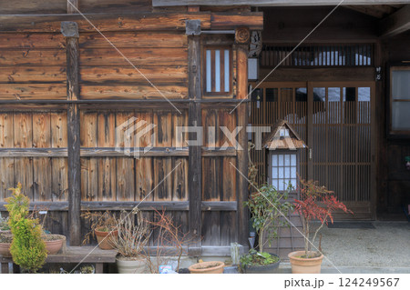 富山県五箇山の合掌造り集落の厳しい冬の風景 富山県五箇山の合掌造り集落の厳しい冬の風景 124249567