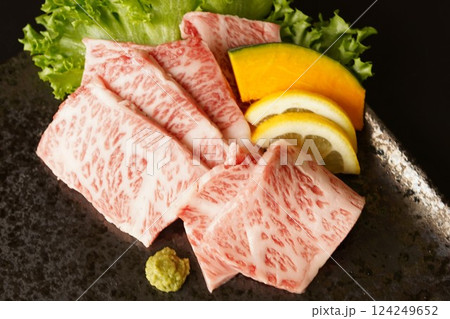 黒毛和牛カルビ　焼肉用 124249652