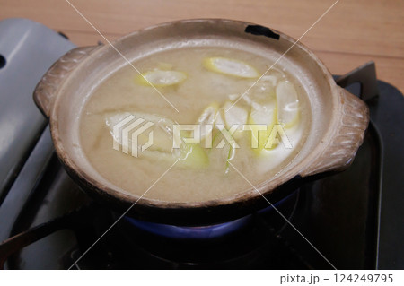 漁港市場の美味しい食堂のあら汁 漁港市場の美味しい食堂のあら汁 124249795