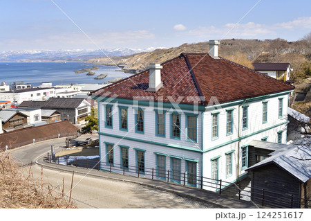 早春の北海道江差町で旧檜山爾志郡役所(江差町郷土資料館)の風景を撮影 早春の北海道江差町で旧檜山爾志郡役所(江差町郷土資料館)の風景を撮影 124251617