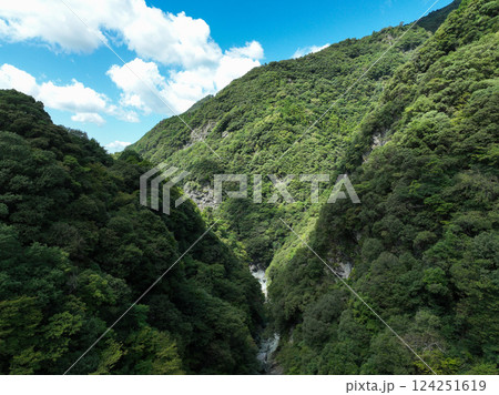 愛媛県西条市 止呂峡の風景 愛媛県西条市 止呂峡の風景 124251619