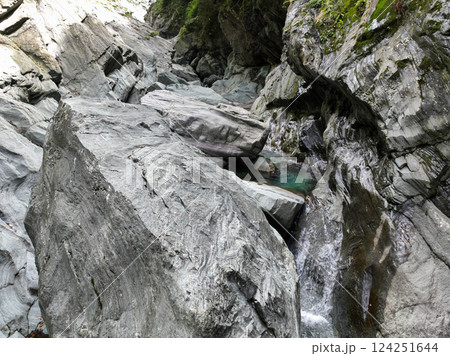 愛媛県西条市 止呂峡の風景 愛媛県西条市 止呂峡の風景 124251644