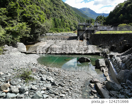 愛媛県西条市 止呂峡の風景 愛媛県西条市 止呂峡の風景 124251666