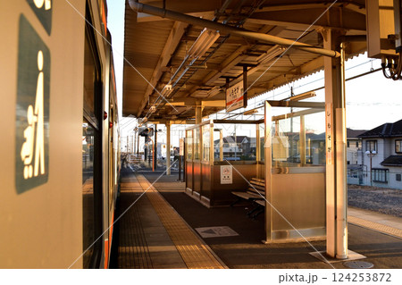 JR東海、御殿場線の松田駅から国府津駅までの車窓風景(2022年12月) JR東海、御殿場線の松田駅から国府津駅までの車窓風景(2022年12月) 124253872