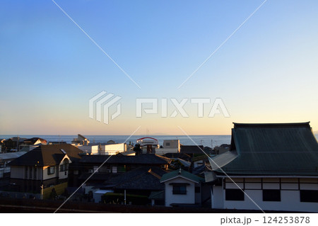 JR東海、御殿場線の松田駅から国府津駅までの車窓風景(2022年12月) 124253878