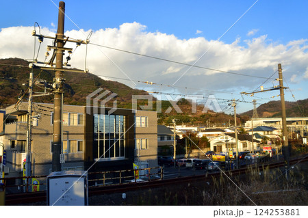 JR東海、御殿場線の松田駅から国府津駅までの車窓風景(2022年12月) JR東海、御殿場線の松田駅から国府津駅までの車窓風景(2022年12月) 124253881