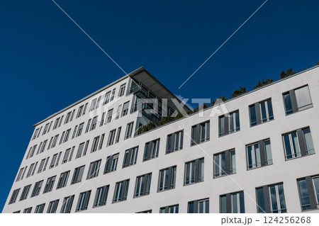 the city of Hamburg at the alster river in germany 124256268