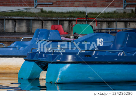 the city of Hamburg at the alster river in germany 124256280