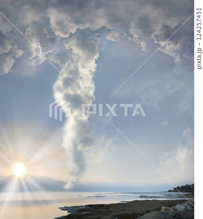 A pillar of cloud leads the Jewish people across the desert across the sea 124257451