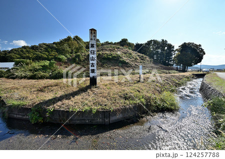 姉川古戦場跡 織田・徳川軍と浅井・朝倉軍それぞれの陣跡より 姉川古戦場跡 織田・徳川軍と浅井・朝倉軍それぞれの陣跡より 124257788