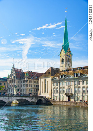 スイスの大自然ときれいな水源の景色 124258853