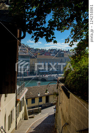 スイスの大自然ときれいな水源の景色 124258861