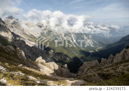 Eppzirler Scharte, Karwendel mountains, Solsteinhaus hut on Karwendel Hohenweg, Austria 124259171
